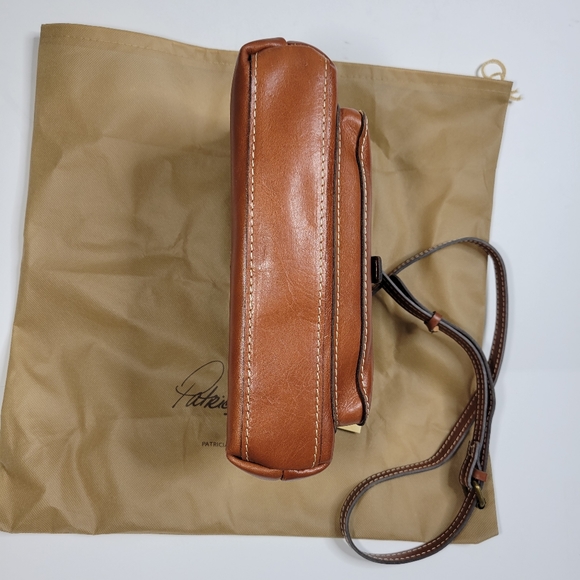 Patricia Avellino Crossbody Tan Heritage Full Grain Leather Bag Antique Brass - Picture 12 of 14